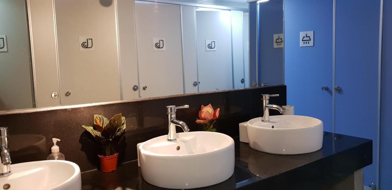 האנוי Reddoorz Hostel Near St. Joseph'S Cathedral מראה חיצוני תמונה